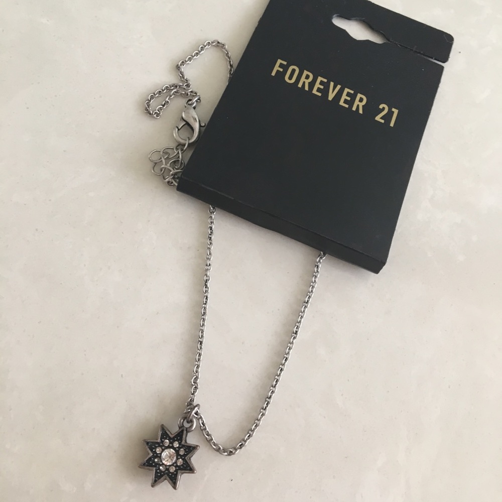 Minimalist silver star necklace - Forever 21